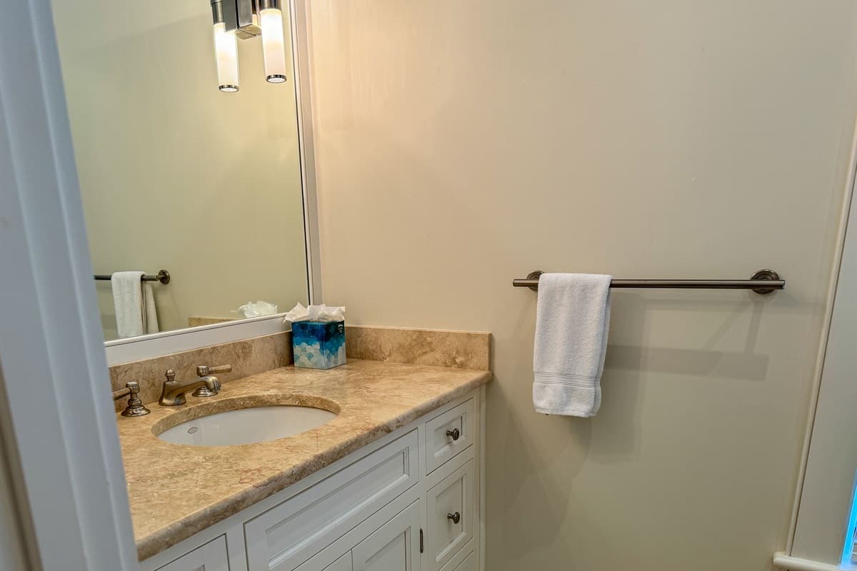 1/2 Bath