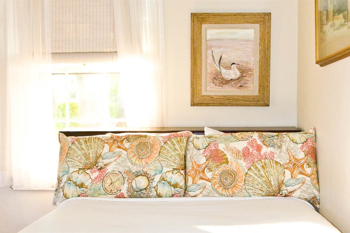 Joanna Pease Room - Bedroom 11