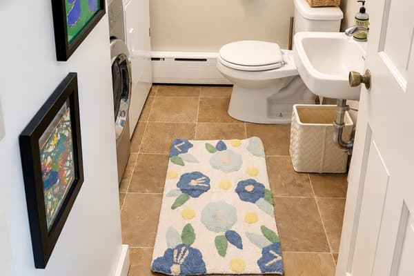 1st Floor Bathroom