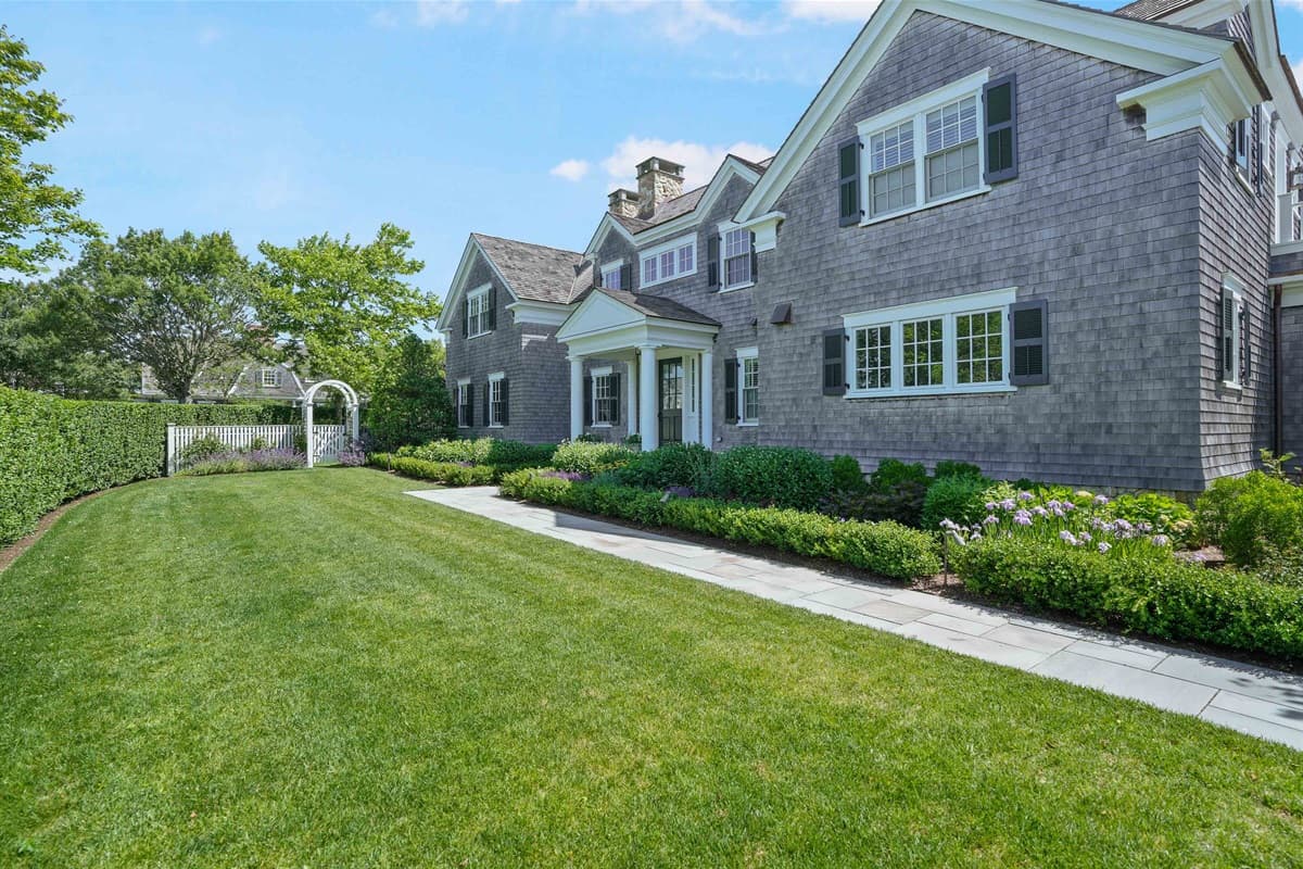 Walkway to Front door